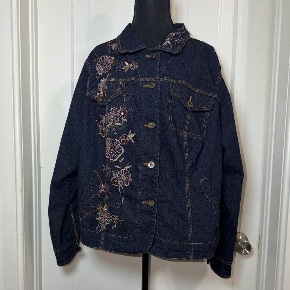 womens size 18/20 Jean jacket size 2X Avenue jeans Dark Blue Embroidered Jacket